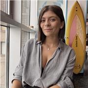 Clases de apoyo en la academia para jovenes que lo necesiten